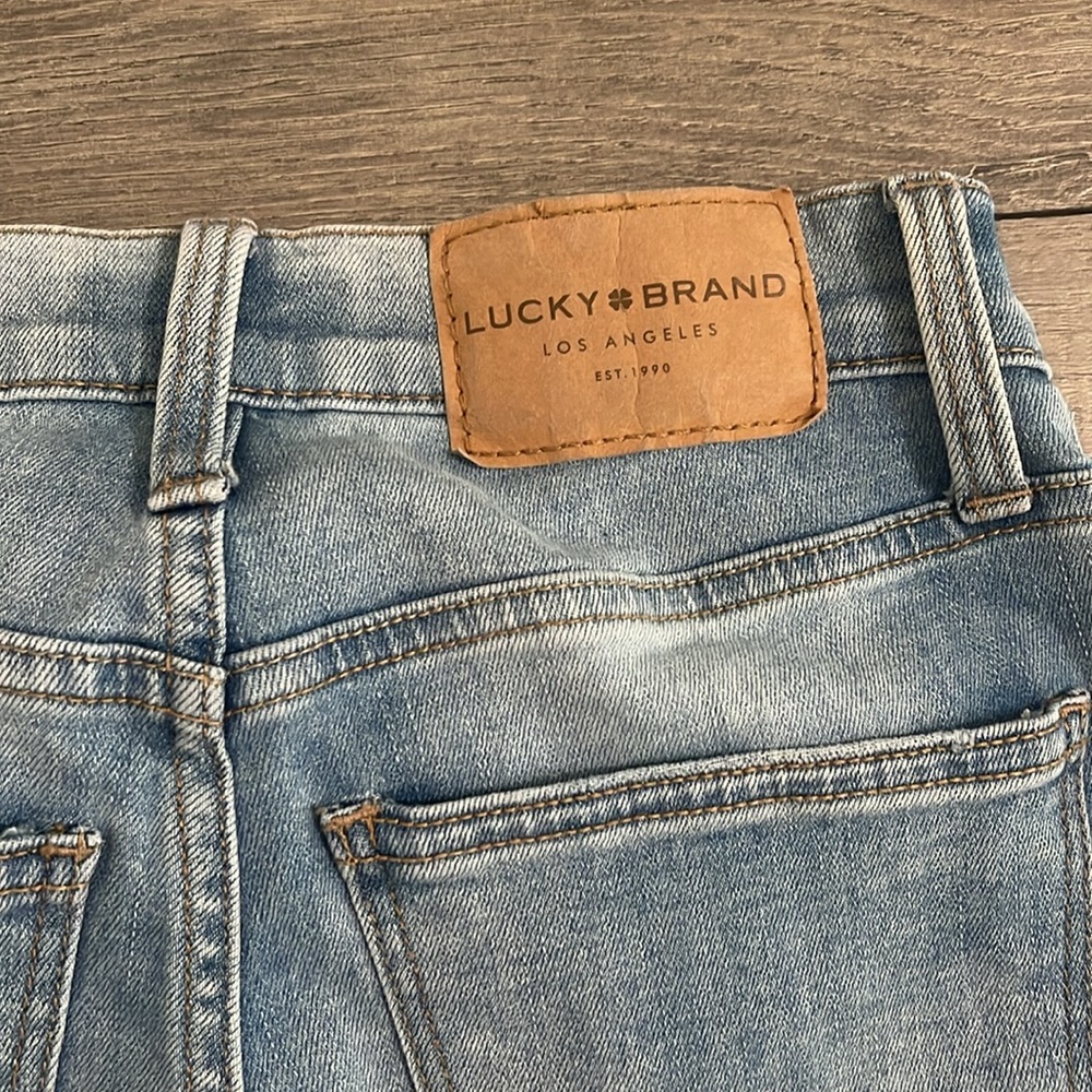 Lucky brand women’s jeans great condition
Worn only couple times - Picture 6 of 7